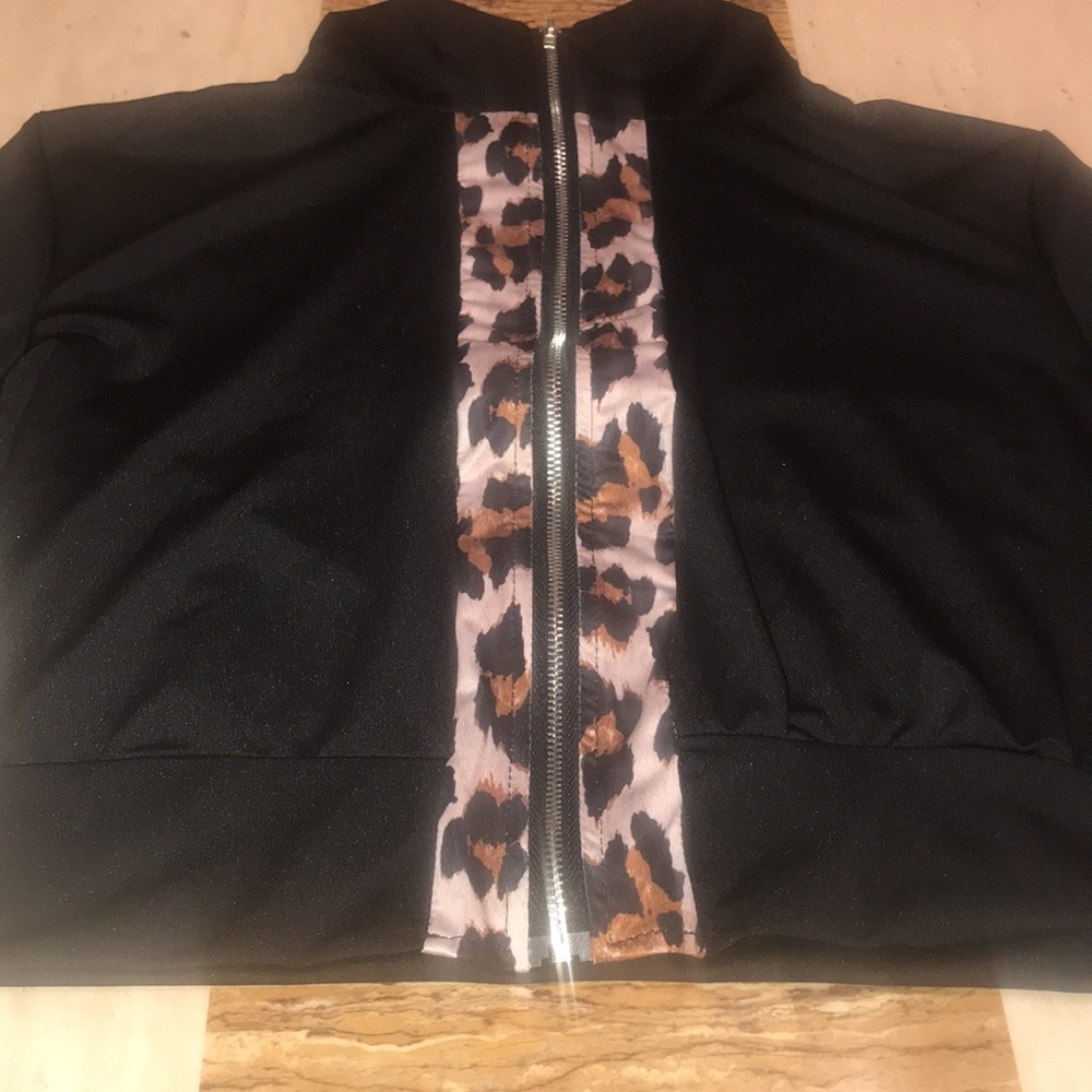 2 Piece Set - Picture 2 of 12